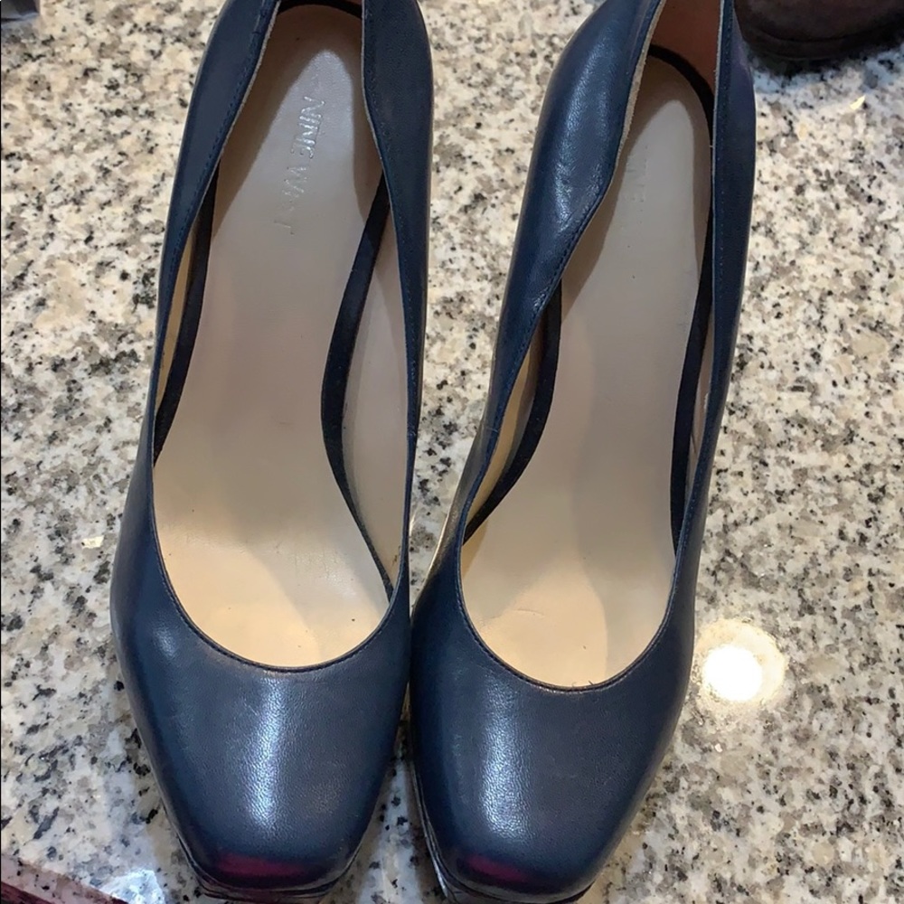 NINE WEST BLUE PLATFORM PUMPS